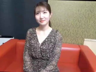 大奶金发女郎被填满她紧绷的屁股并被内射